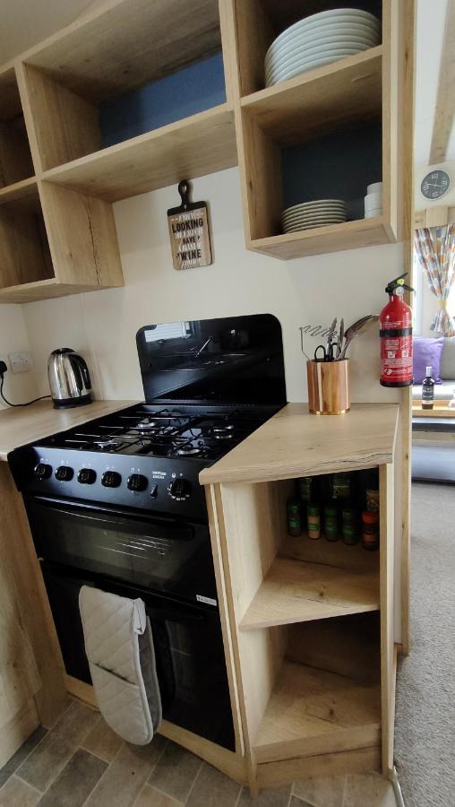 3 Bedroom Stylish Caravan - Vans With Business Sign Not Allowed Port Seton Exteriör bild